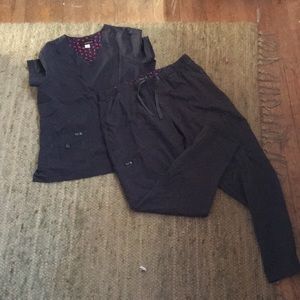 Women’s Koi L scrub set charcoal grey. You will look forward to going to work!